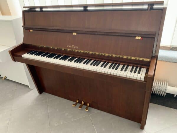 Německé piano Schimmel, vysoké piano, 3. pedál / moderátor 008PH