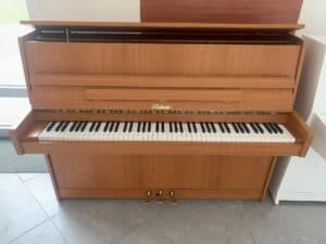 České piano Bohemia, zánovní pianino, rok výroby 1998, 3 pedály / moderátor 002PH