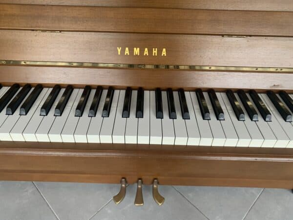 Piano Yamaha, Japonsko, 3. pedál / moderátor 005PH