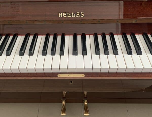 levné piano, pianino Hellas, bazar pian 012PH