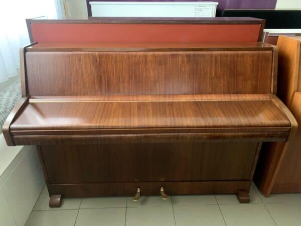 Pianino Schimmel, kvalitní německé piano, 3 pedály, malé piano 015PH