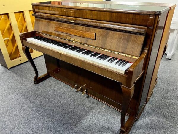 Chippendale / Demichippendale pianino, české piano Weinbach, 3. pedál / moderátor, vysoký lesk 103PH