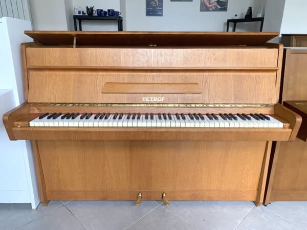 Piano Petrof, české pianino Petrof hnědé, bazar pian 001PH