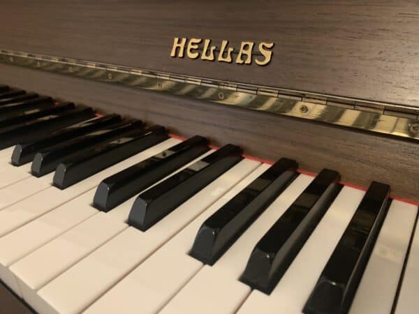 Tmavě hnědé piano Hellas, piano s moderátorem, levné pianino 028PH