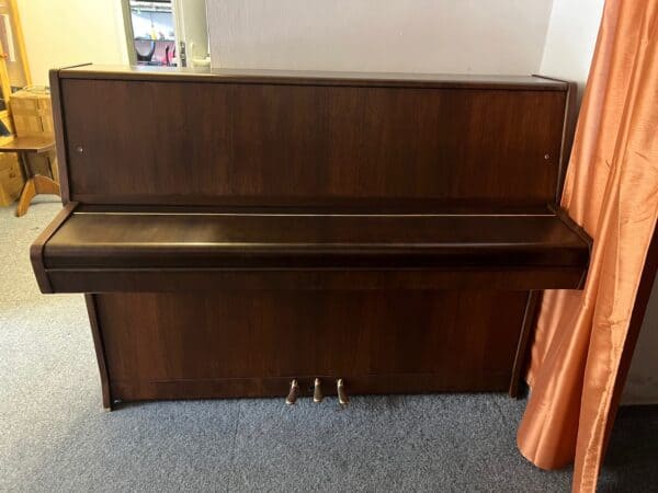 Piano Rösler, české tmavé piano, piano tmavý ořech 102PH