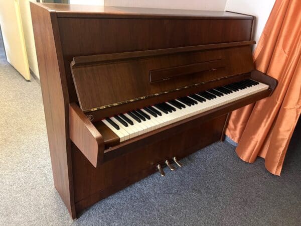 Piano Rösler, české tmavé piano, piano tmavý ořech 102PH