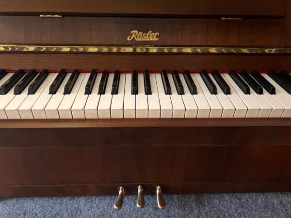 Piano Rösler, české tmavé piano, piano tmavý ořech 102PH