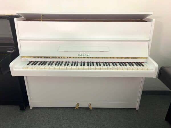 Bílé piano Scholze, české pianino 106PB