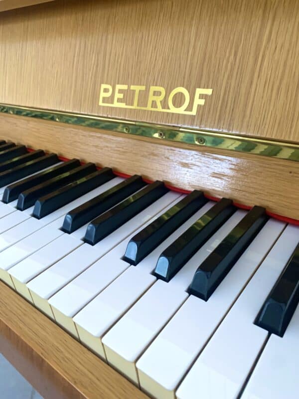 české piano Petrof, světlé piano Petrof 006PH