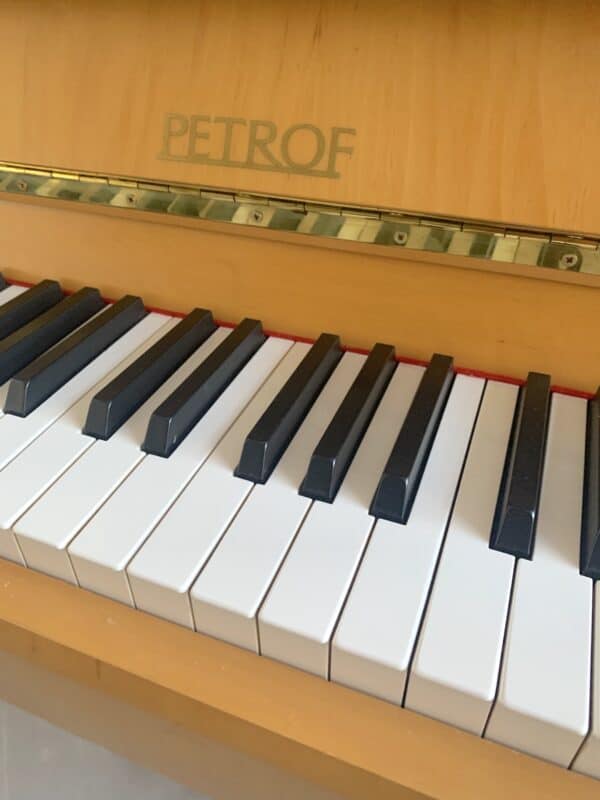 použité piano Petrof, světlé piano Petrof 014PH