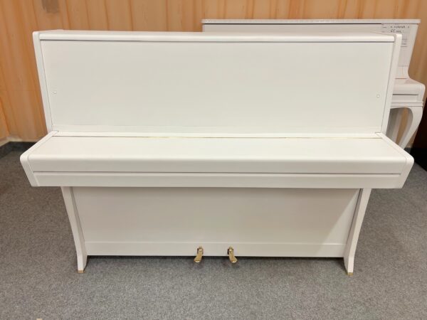 Piano Petrof K114 Klasik, bílé české pianino 107PB