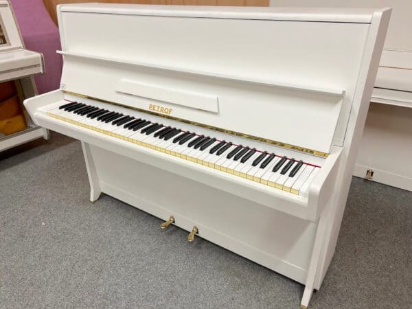 Piano Petrof K114 Klasik, bílé české pianino 107PB