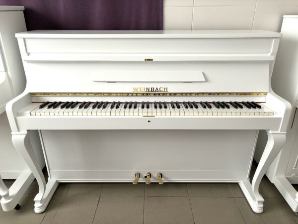 Bílé piano Weinbach v provedení Demichippendale, elegantní piano, bazar pian Plzeň 015PB