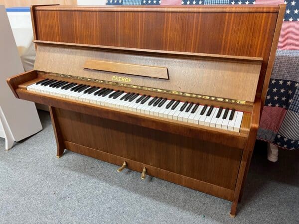 České piano Petrof K114 klasik 112PH