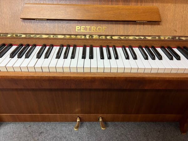 České piano Petrof K114 klasik 112PH