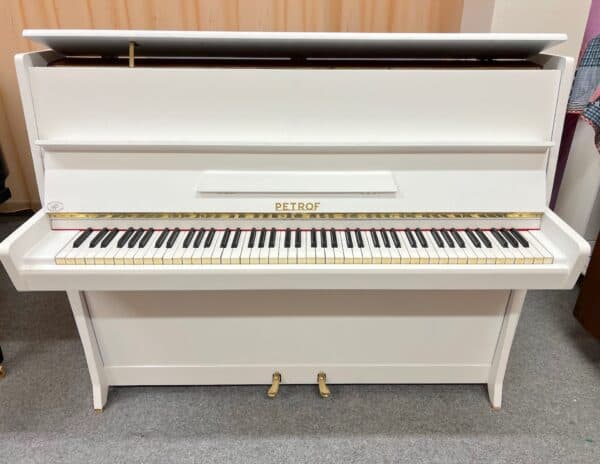 Bílé piano Petrof K114 Klasik, české piano 111PB