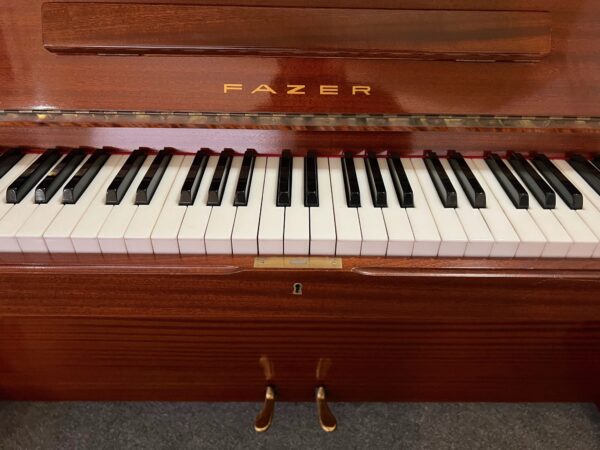 Levné piano Chippendale, pianino Fazer 115PH