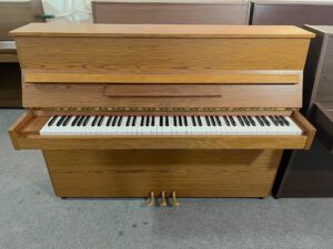 Piano Hellas, hnědé levné pianino 121PH